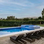Paradise لاغاناس